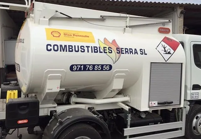 Combustibles Serra camión gasóleo